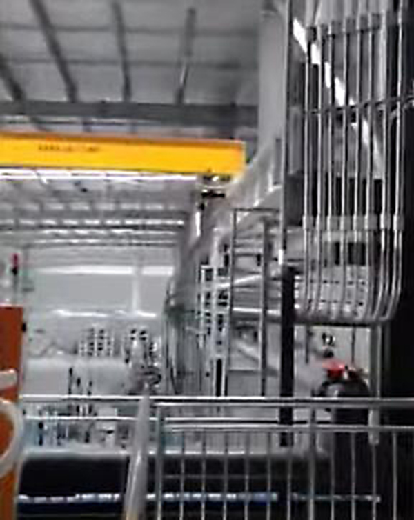 Blow molding machine